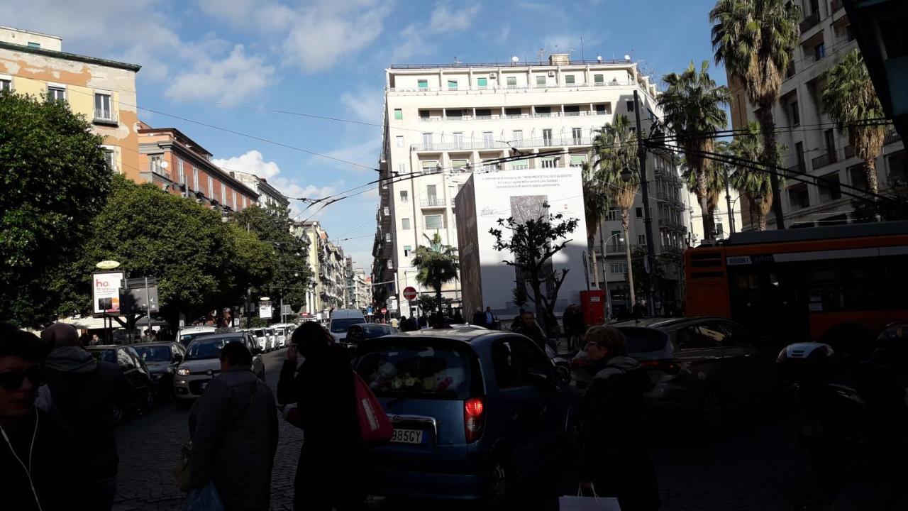 Appartamento Family House Piazza Carita' Napoli