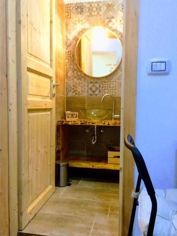 Family House Piazza Carita' *