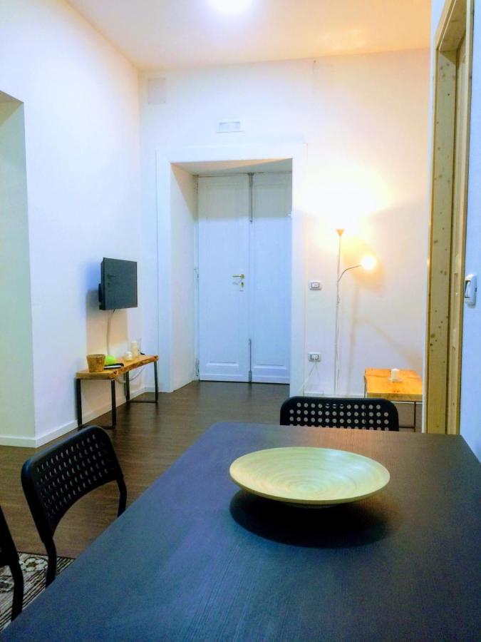 Appartamento Family House Piazza Carita' Napoli